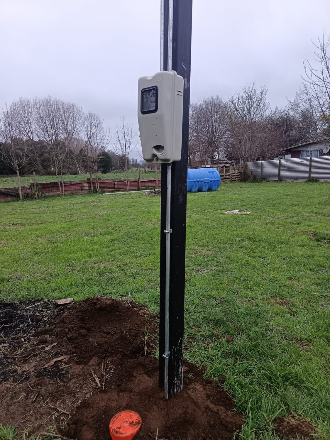 Empalme eléctrico en terreno